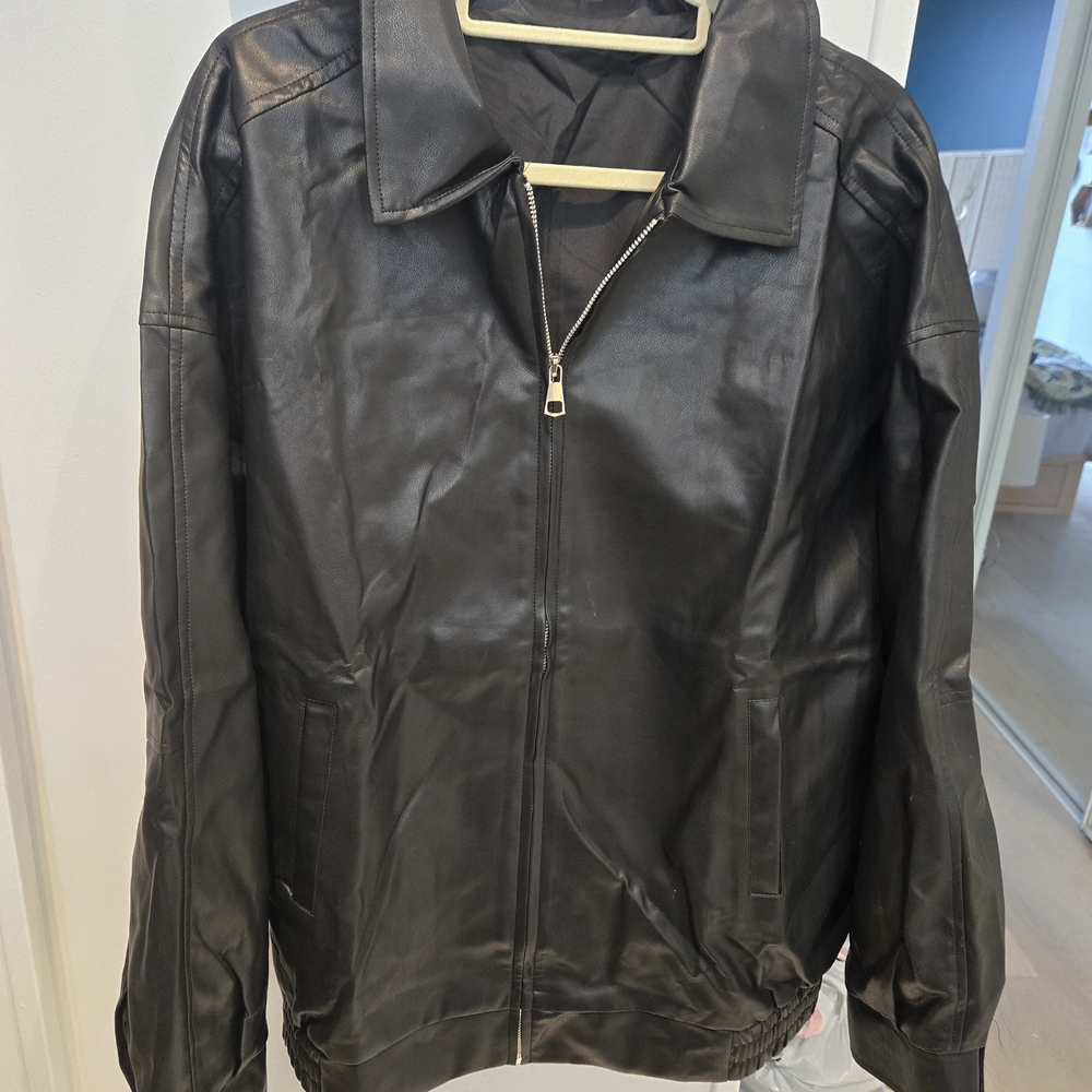 Men's Black Leather Jacket 25" PtP